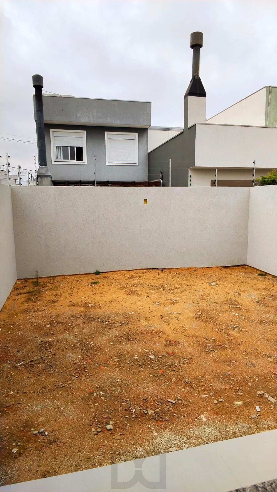 Excelente casa nova, térrea, 2 dormitórios com suíte e pátio — foto 11