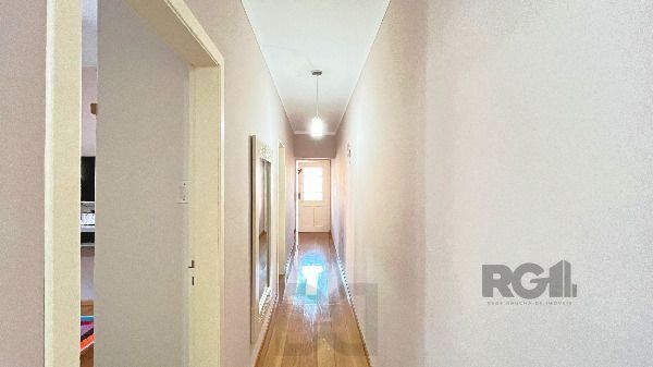 Casa em Porto Alegre, no bairro Medianeira, com 3 dormitório(s), e 3 banheiros, à venda. — foto 15