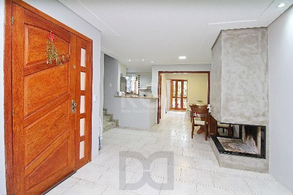Casa em Porto Alegre, no bairro Hípica, com 3 dormitório(s), e 3 banheiros, à venda. — foto 5
