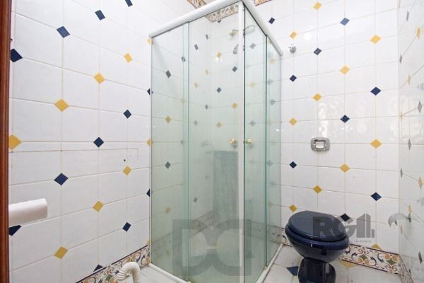 Casa em Porto Alegre, no bairro Ipanema, com 3 dormitório(s), e 3 banheiros, à venda. — foto 25