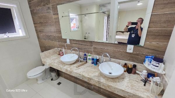 Casa em Porto Alegre, no bairro Hípica, com 3 dormitório(s), e 3 banheiros, à venda. — foto 37