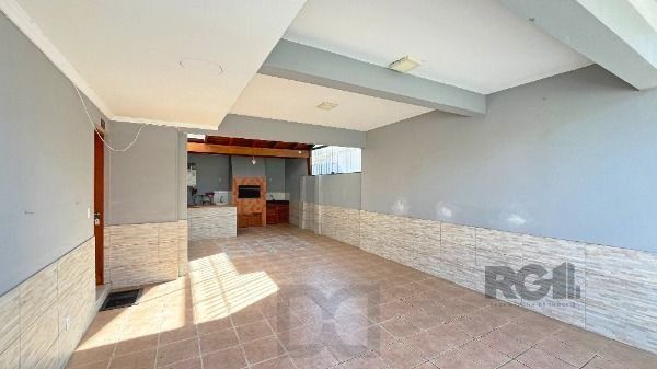 Casa em Porto Alegre, no bairro Espírito Santo, com 3 dormitório(s), e 3 banheiros, à venda. — foto 13