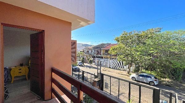 Casa em Porto Alegre, no bairro Hípica, com 3 dormitório(s), e 3 banheiros, à venda. — foto 33