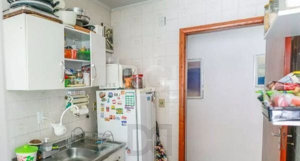 Cobertura em Porto Alegre, no bairro Teresópolis, com 1 dormitório(s), e 1 banheiros, à venda. — foto 3