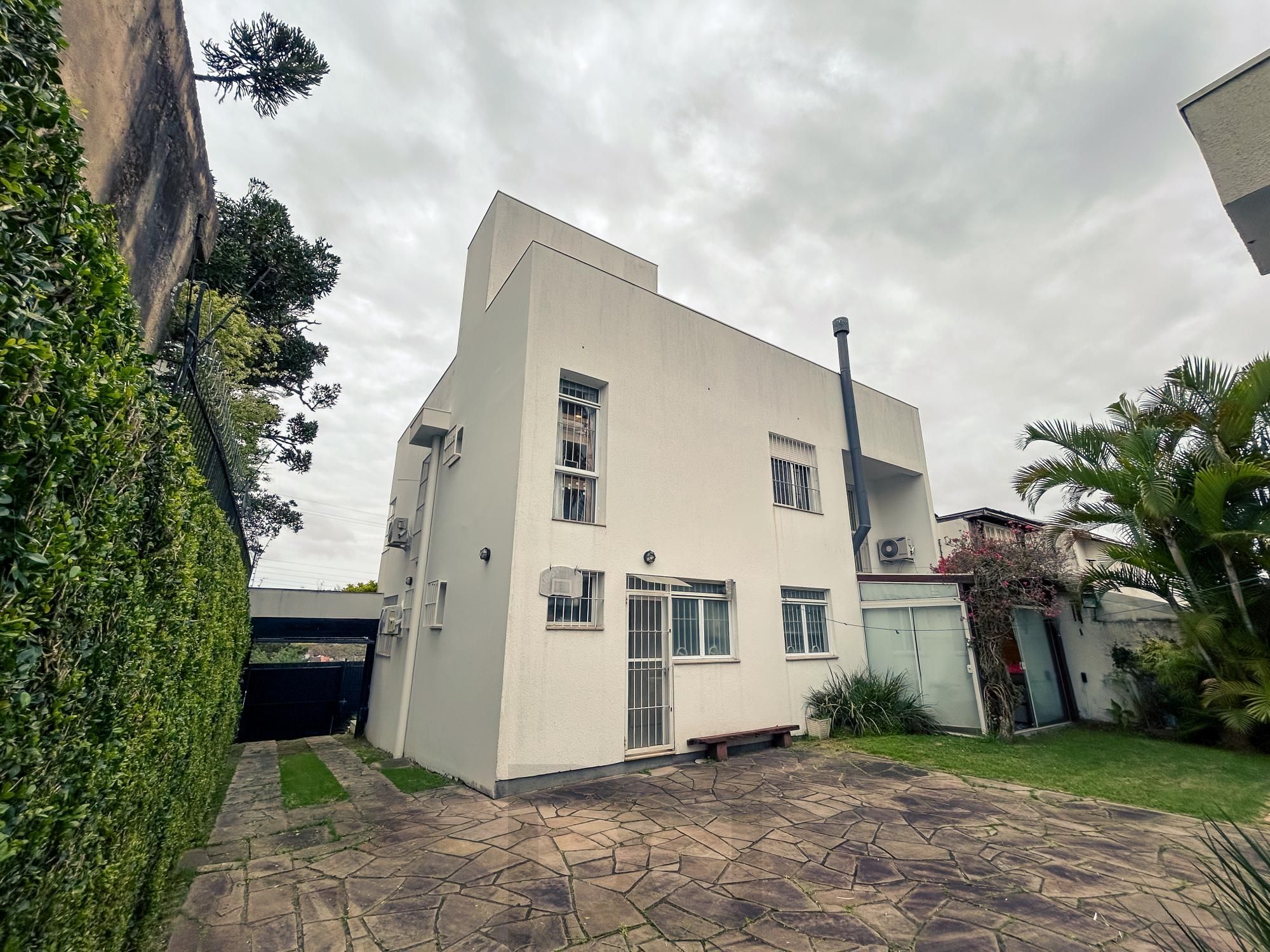 Casa em Porto Alegre, no bairro Espírito Santo, com 3 dormitório(s), e 3 banheiros, à venda. — foto 35