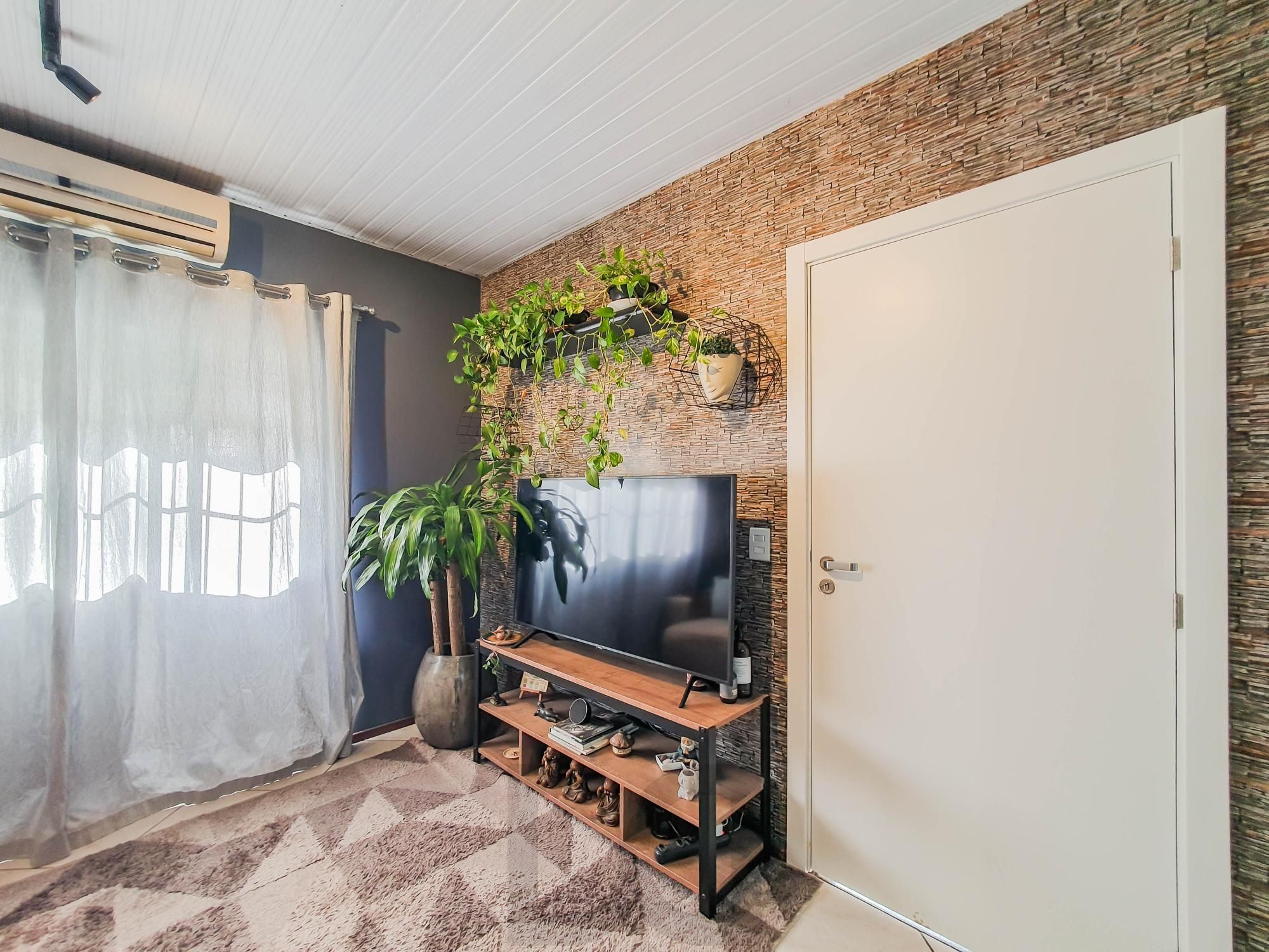 Casa térrea 3 dormitórios totalmente reformada área de churrasco coberta e entrada lateral ! — foto 8