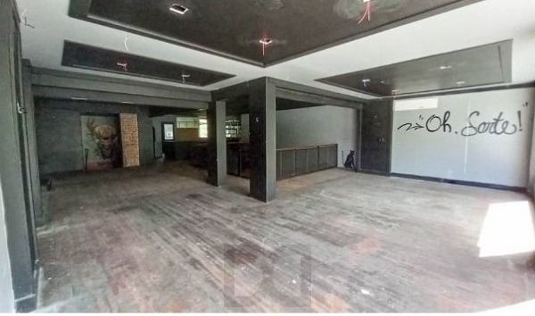Casa Comercial em Porto Alegre, no bairro Moinhos de Vento, e 0 banheiros, à venda. — foto 8