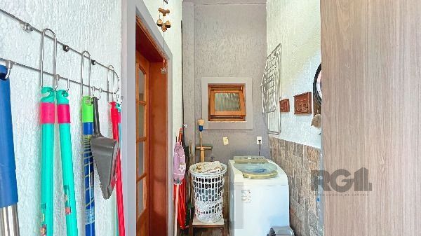 Casa em Porto Alegre, no bairro Hípica, com 3 dormitório(s), e 2 banheiros, à venda. — foto 22