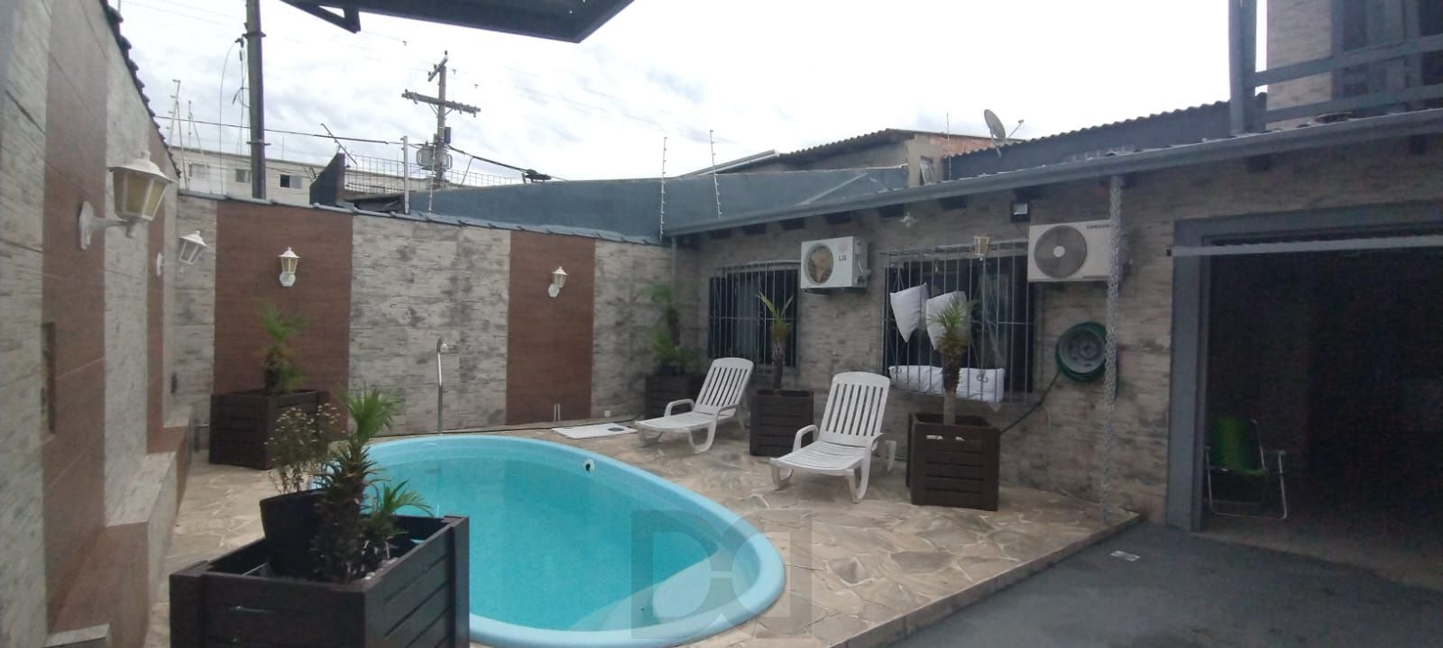 Casa com piscina e com 4 dormitorios no bairro Restinga — foto 3