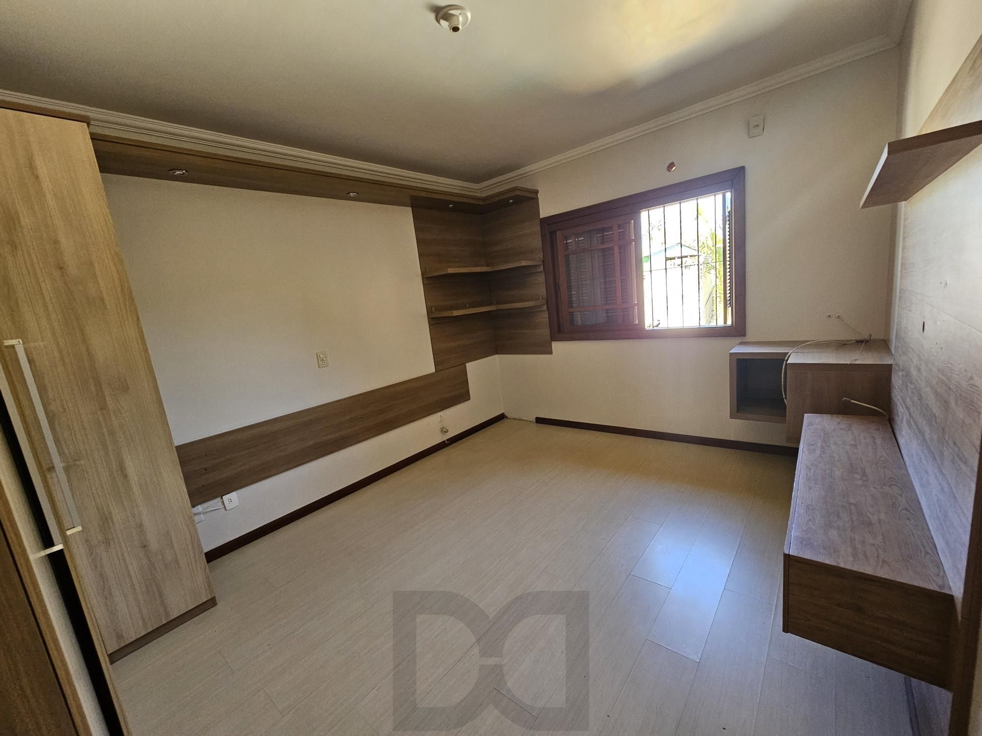Sobrado 3 dormitórios com lareira, churrasqueira, piscina, 4 vagas garagem com 196,00m² de área construída no bairro Hípica ! — foto 22