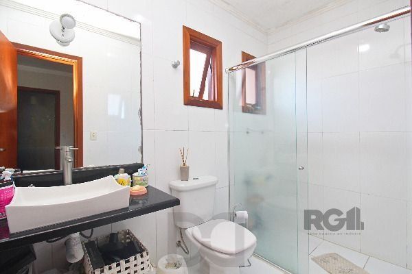 Casa em Porto Alegre, no bairro Hípica, com 3 dormitório(s), e 3 banheiros, à venda. — foto 31
