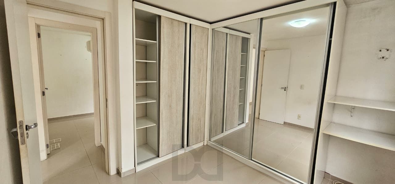 Excelente apartamento térreo 2 dormitórios com vaga de estacionamento — foto 12