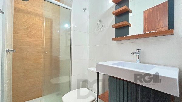 Casa em Porto Alegre, no bairro Hípica, com 3 dormitório(s), e 3 banheiros, à venda. — foto 32