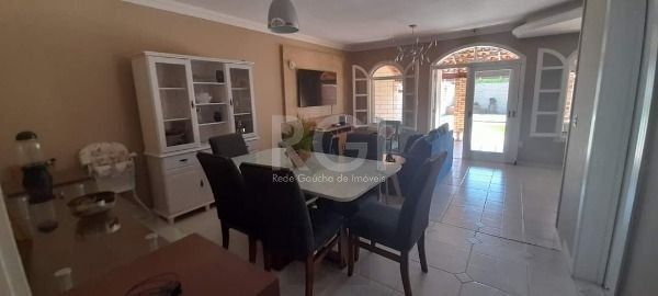 Casa para Venda - 374m², 4 dormitórios, sendo 1 suites, 3 vagas - Guarujá — foto 9