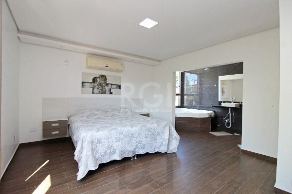 Casa para Venda - 400m², 4 dormitórios, sendo 2 suites, 4 vagas - Guarujá — foto 34