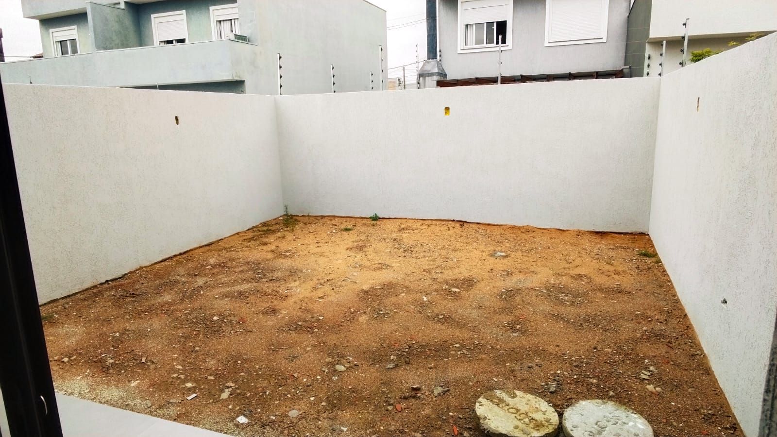 Excelente casa nova, térrea, 2 dormitórios com suíte e pátio — foto 10