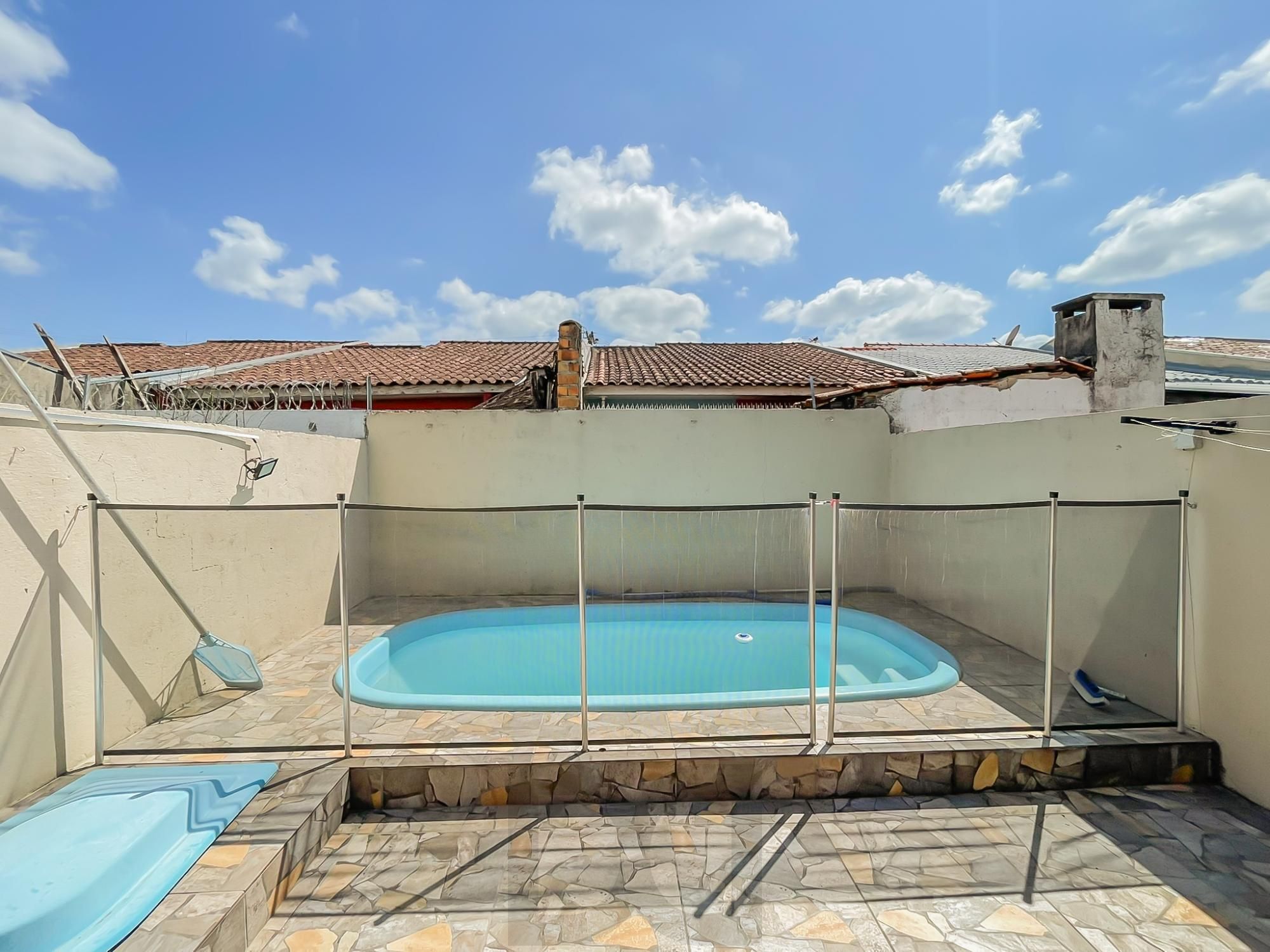 Viva com Conforto e Lazer: Sobrado Impecável com Piscina Privativa — foto 17