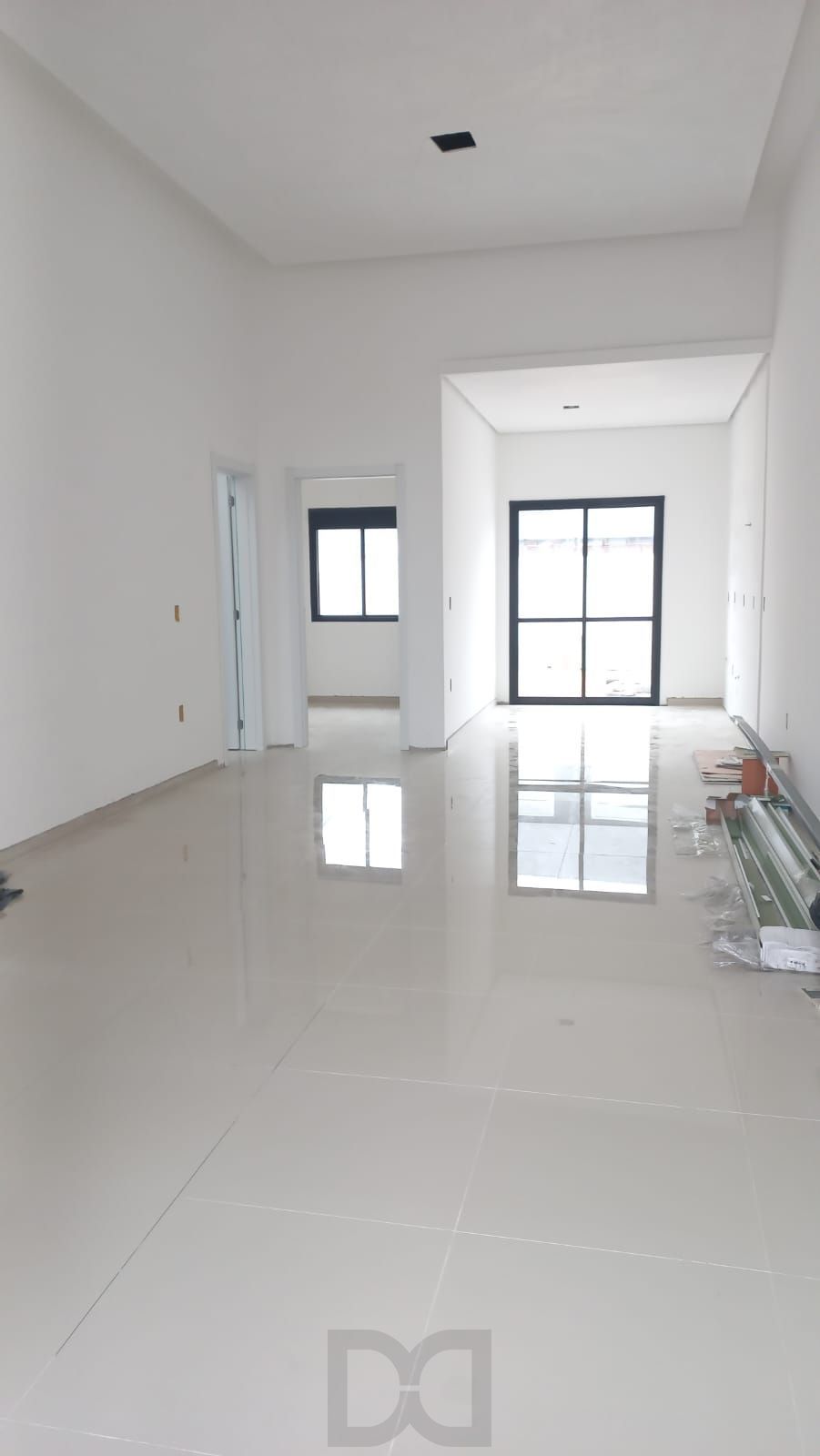 Casa nova térrea 2 dormitórios com suíte e pátio - em construção. — foto 3