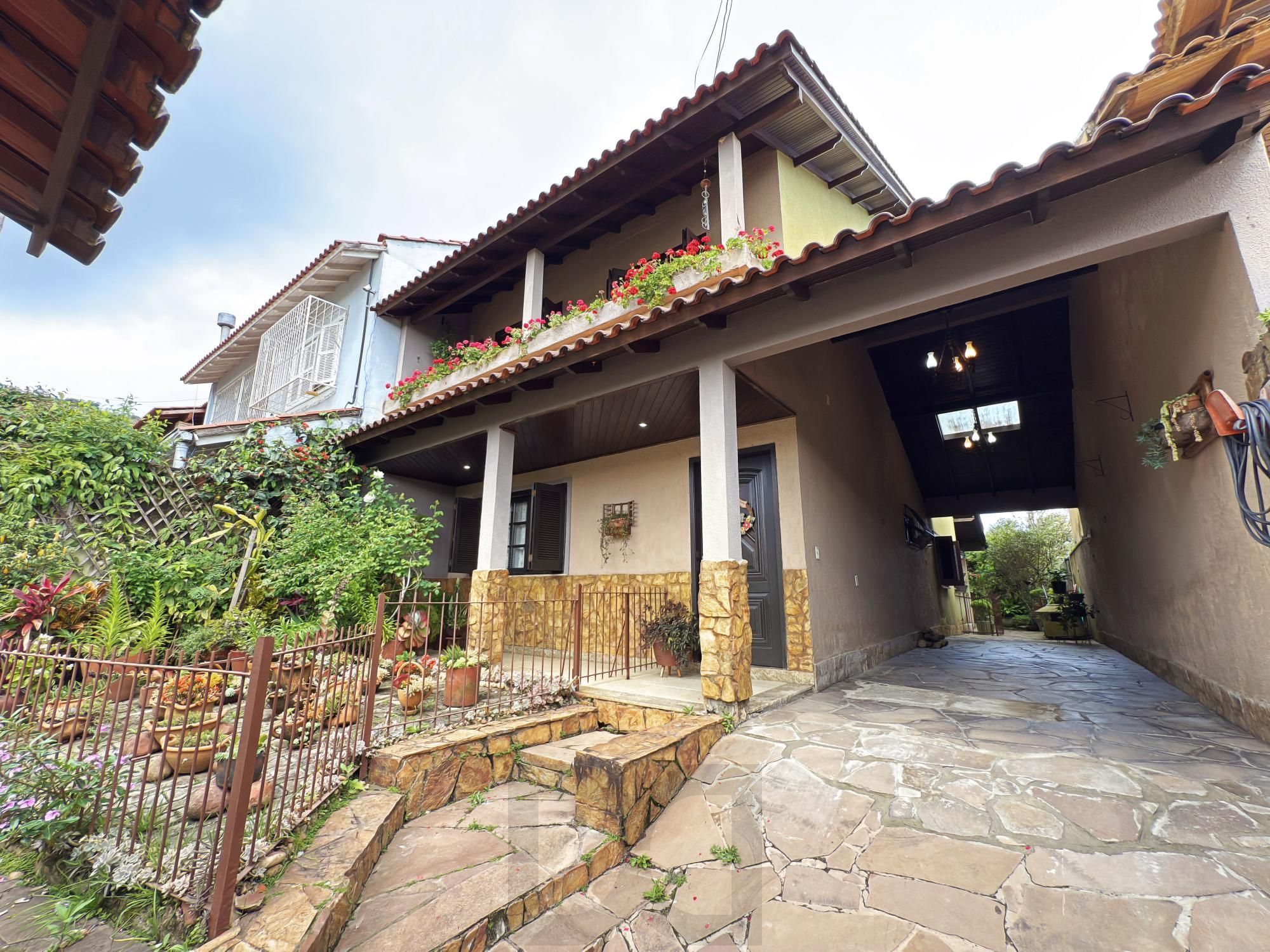 Excelente sobrado com 255 m² de área privativa 3 dormitórios com opção do 4 dormitórios — foto 1