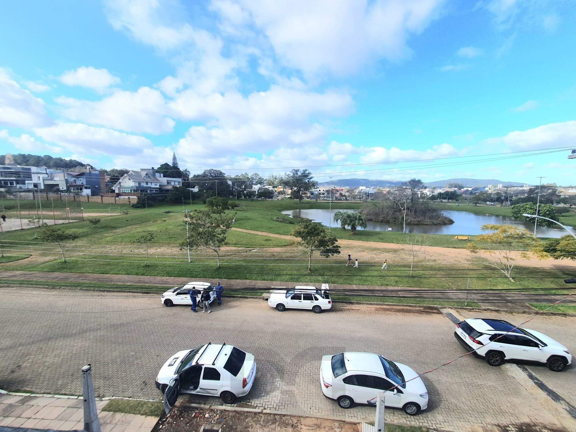 Casa em Porto Alegre, no bairro Hípica, com 2 dormitório(s), e 2 banheiros, à venda. — foto 19