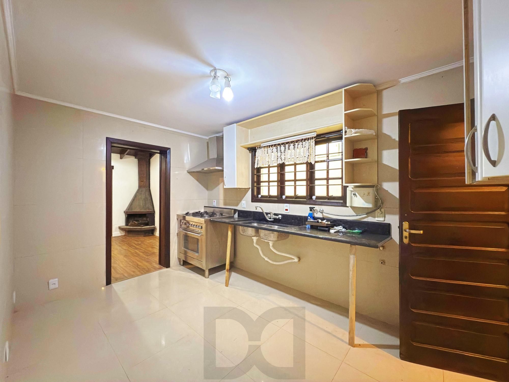 Residência á venda no bairro Guarujá com 3 dormitórios. — foto 13