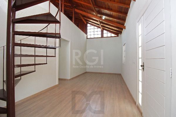Casa para Venda - 101m², 3 dormitórios, sendo 1 suites, 3 vagas - Guarujá — foto 7