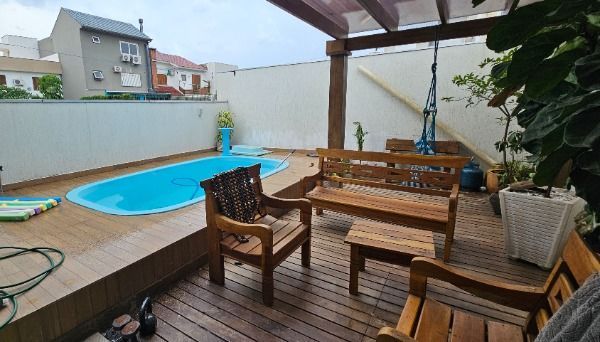 Casa em Porto Alegre, no bairro Hípica, com 3 dormitório(s), e 3 banheiros, à venda. — foto 45