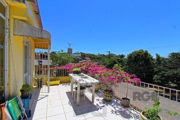 Casa em Porto Alegre, no bairro Jardim Itu, com 2 dormitório(s), e 2 banheiros, à venda. — foto 10