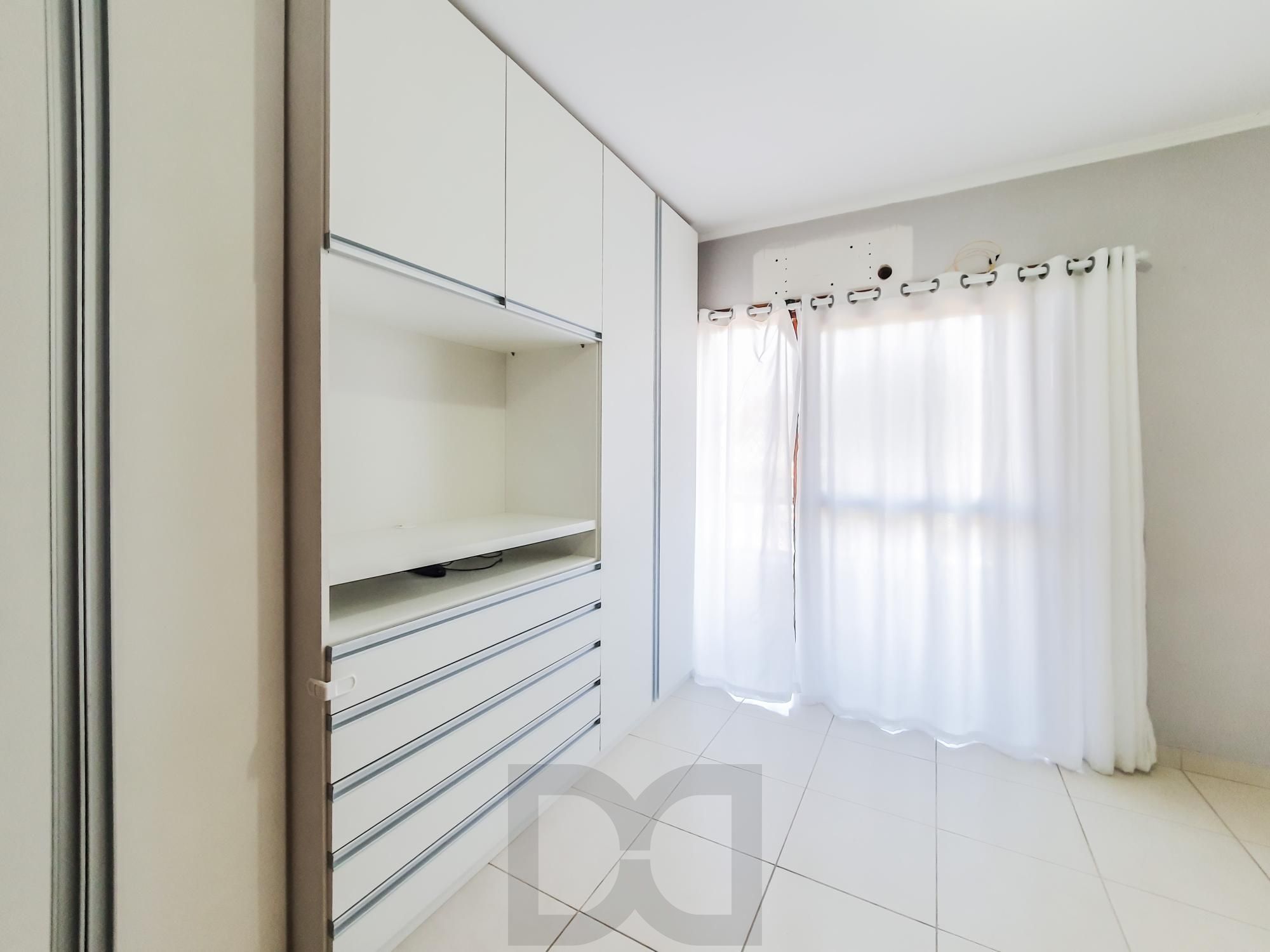 Otimo sobrado com 3 dormitórios sendo 2 suites no bairro Guaruja — foto 21