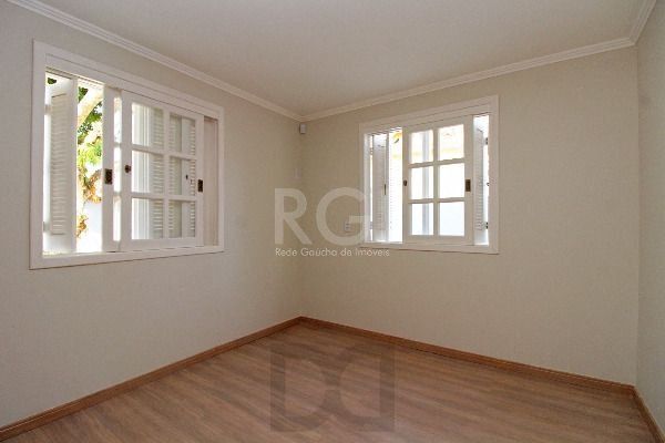 Casa para Venda - 101m², 3 dormitórios, sendo 1 suites, 3 vagas - Guarujá — foto 18