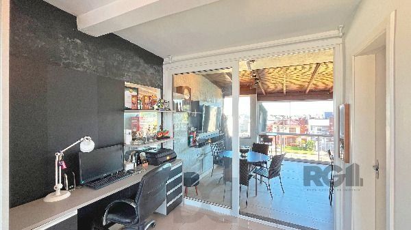 Casa em Porto Alegre, no bairro Hípica, com 3 dormitório(s), e 3 banheiros, à venda. — foto 44