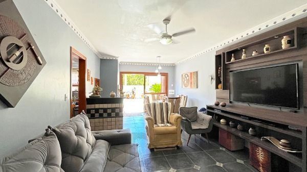 Casa em Porto Alegre, no bairro Ipanema, com 3 dormitório(s), e 3 banheiros, à venda. — foto 12