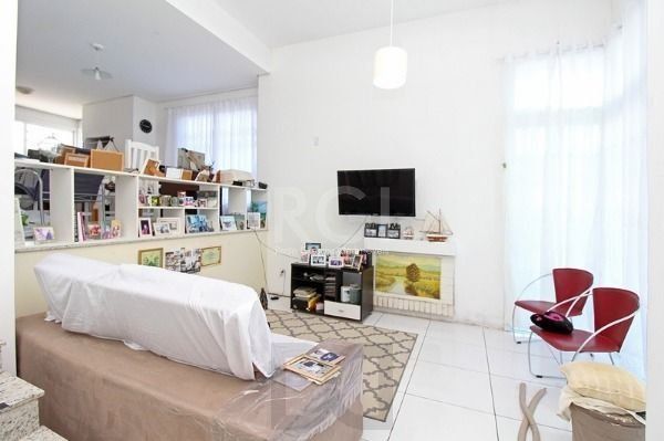 Casa em Porto Alegre, no bairro Aberta dos Morros, com 3 dormitório(s), e 3 banheiros, à venda. — foto 8