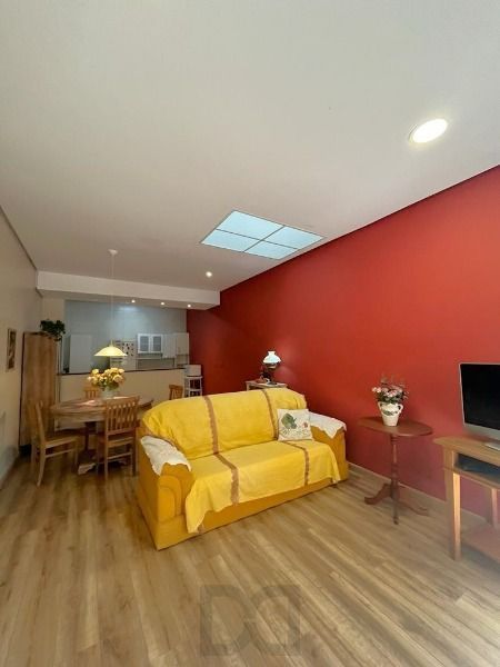 Apartamento em Porto Alegre, no bairro Tristeza, com 2 dormitório(s), e 2 banheiros, à venda. — foto 3