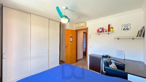 Casa Condominio em Porto Alegre, no bairro Cristal, com 4 dormitório(s), e 4 banheiros, à venda. — foto 21