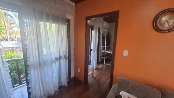Casa em Porto Alegre, no bairro Nonoai, com 3 dormitório(s), e 3 banheiros, à venda. — foto 28