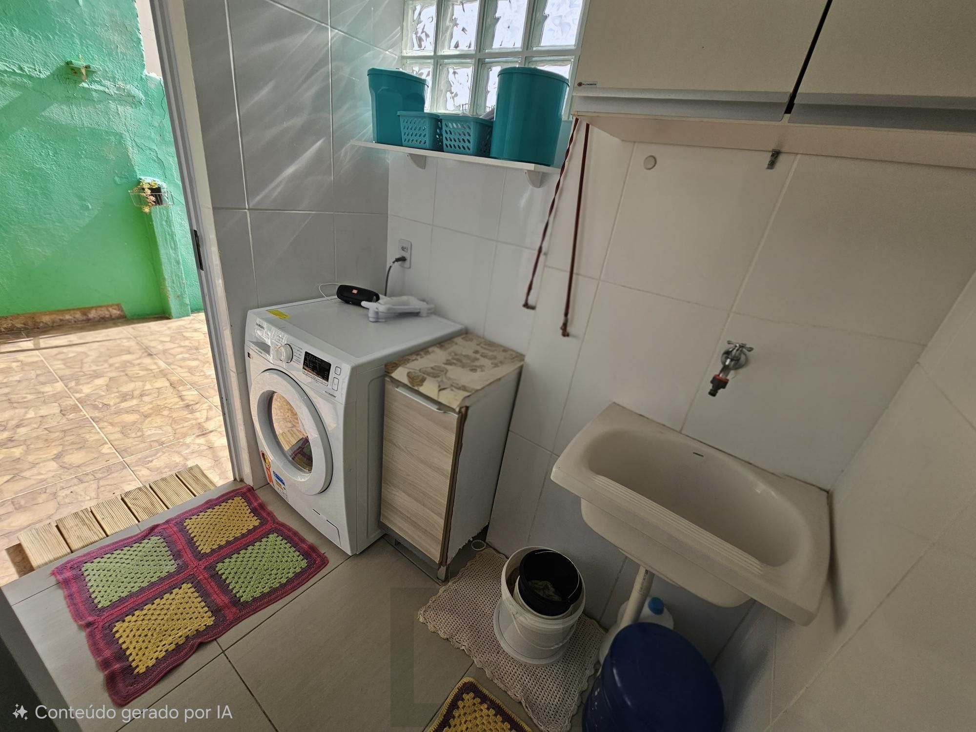 Casa 3 dormitórios e edícula com churrasqueira no bairro Medianeira ! — foto 5