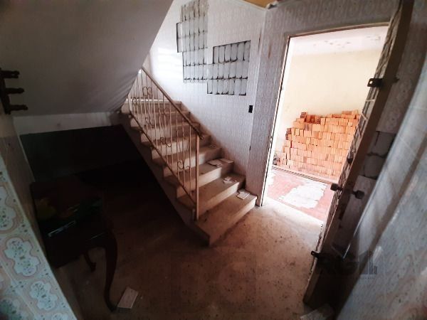 Casa em Porto Alegre, no bairro Cristal, com 4 dormitório(s), e 4 banheiros, à venda. — foto 17