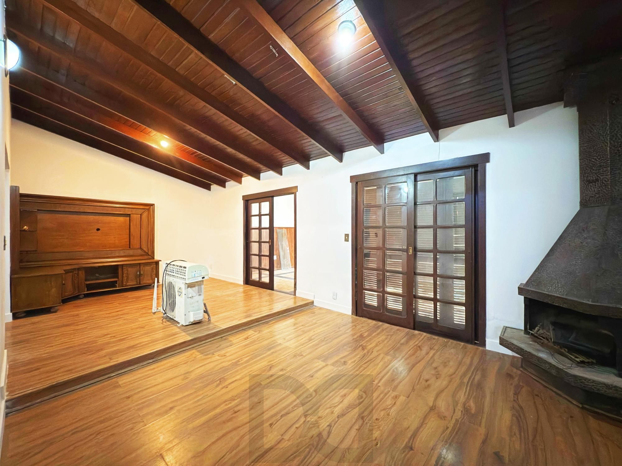 Residência á venda no bairro Guarujá com 3 dormitórios. — foto 16