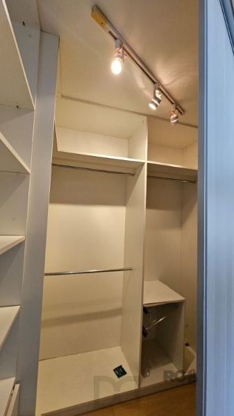 Casa térrea 3 dormitórios + escritório espaço gourmet e piscina terreno 11,00 x 40,00 bairro Camaquã ! — foto 16