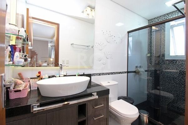 Casa em Porto Alegre, no bairro Hípica, com 3 dormitório(s), e 3 banheiros, à venda. — foto 14