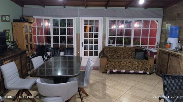 Casa em Porto Alegre, no bairro Hípica, com 3 dormitório(s), e 3 banheiros, à venda. — foto 13