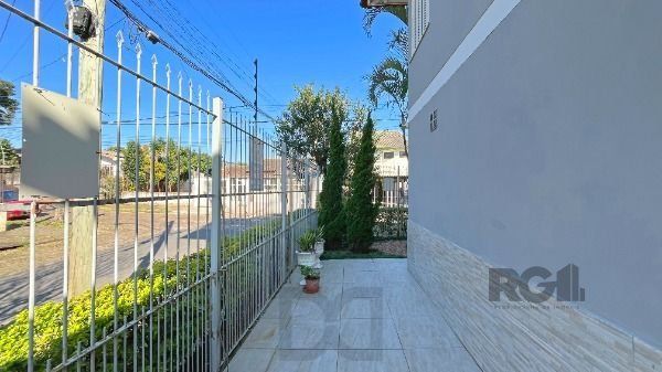 Casa em Porto Alegre, no bairro Espírito Santo, com 3 dormitório(s), e 3 banheiros, à venda. — foto 36