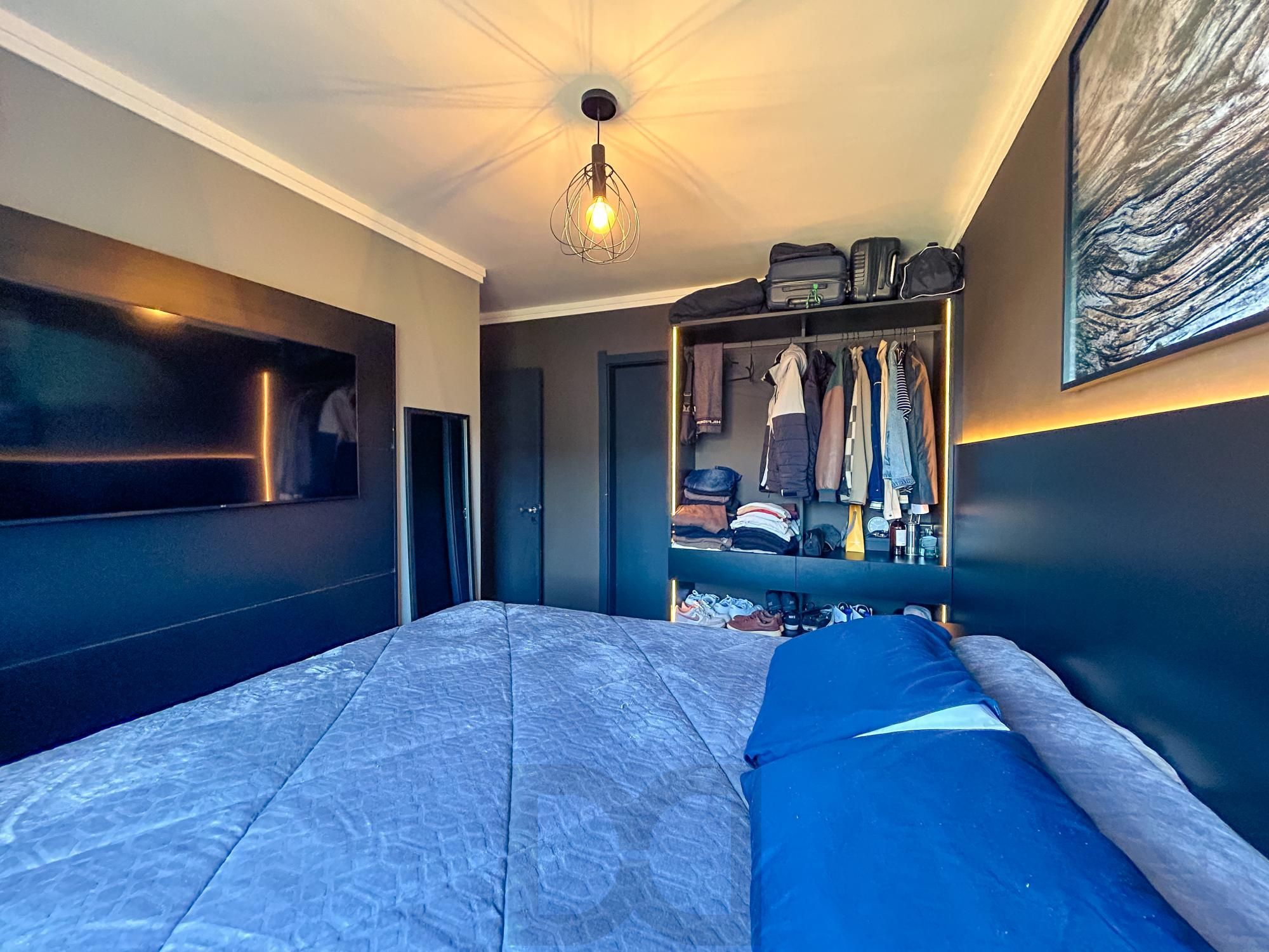 Apartamento mobiliado de 2 dormitórios com 1 suíte no bairro Cristal — foto 27