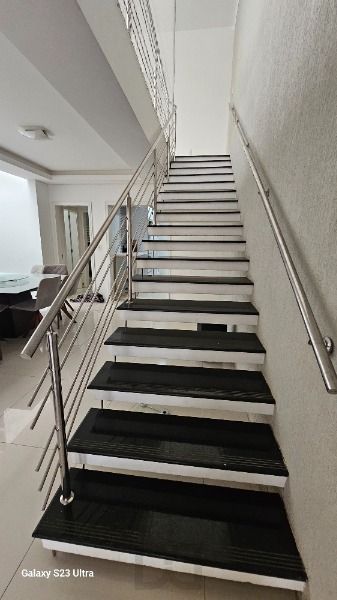 Casa em Porto Alegre, no bairro Hípica, com 3 dormitório(s), e 3 banheiros, à venda. — foto 19