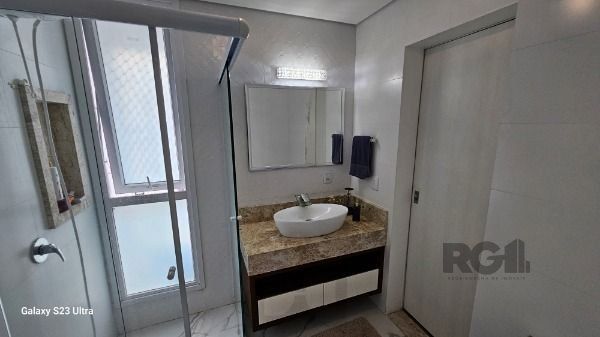 Casa em Porto Alegre, no bairro Hípica, com 3 dormitório(s), e 3 banheiros, à venda. — foto 34