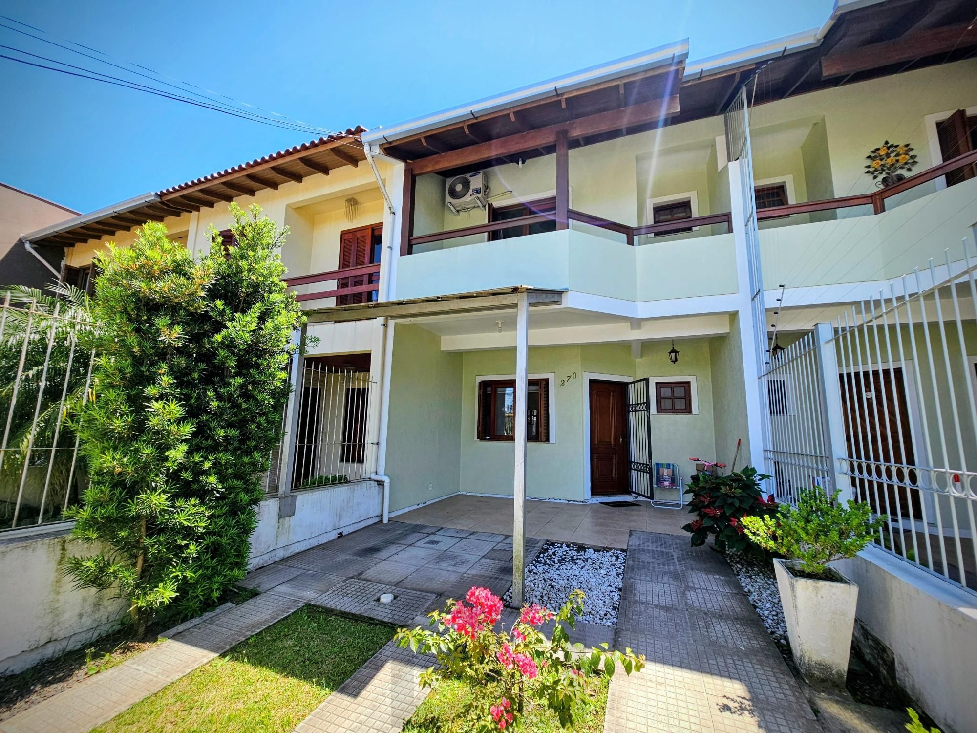 Casa 3 dormitórios com 180,00m² de área construída no Hipica Boulevard, próximo Escola Cesi e Desco Atacado ! — foto 1