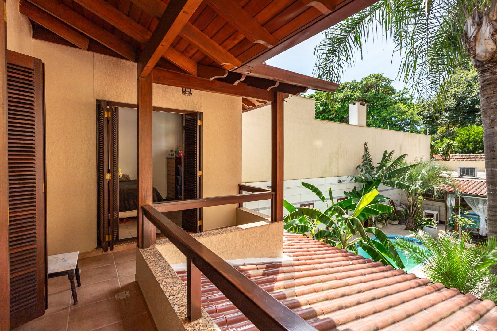 Casa de 272m², 4 dormitórios, 2 suítes e 4 vagas de garagem, no bairro Ipanema, próxima à orla do Guaíba. — foto 51