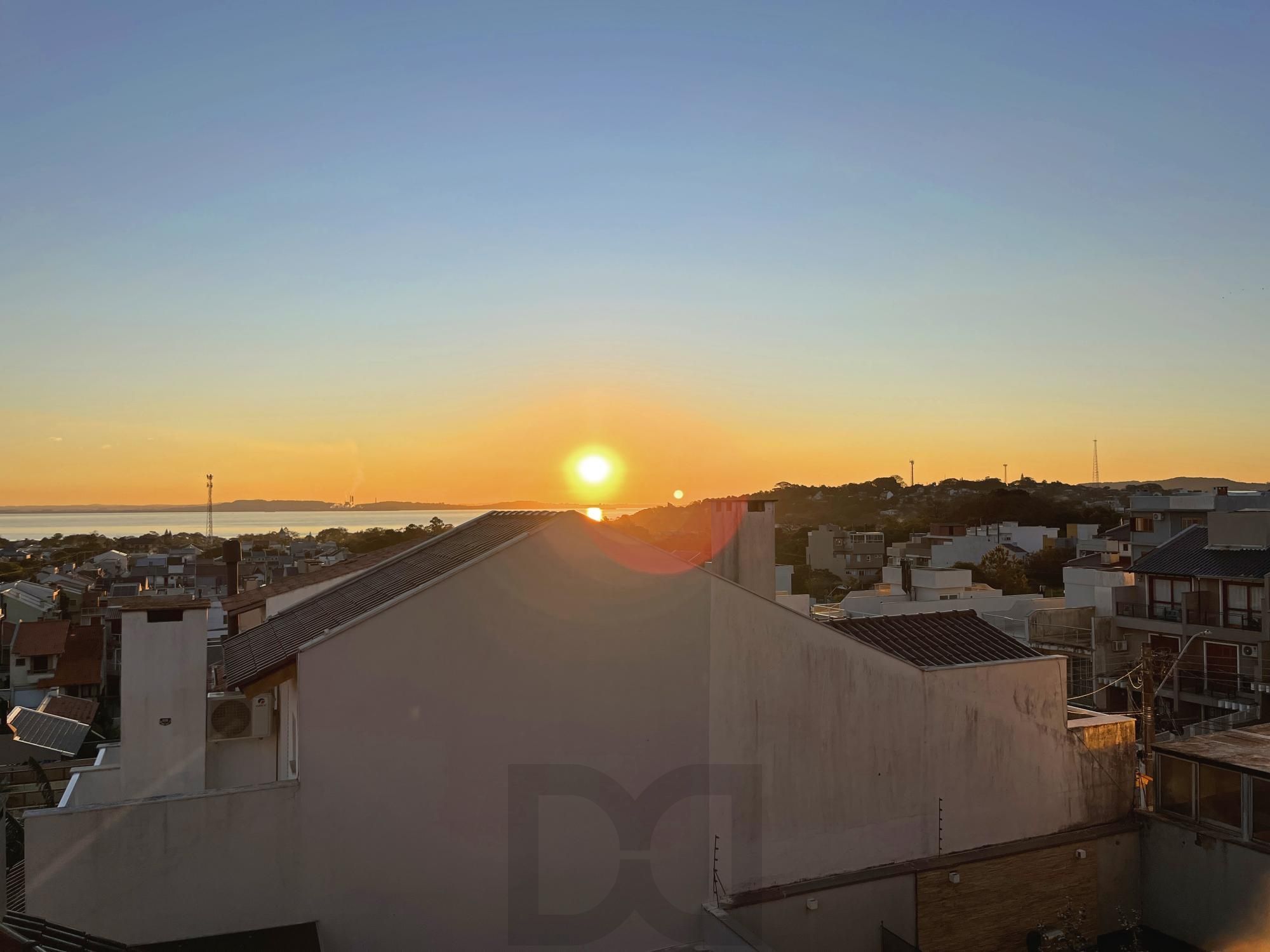 Casa para Venda - 270m², 3 dormitórios, sendo 1 suites, 2 vagas - Guarujá — foto 73