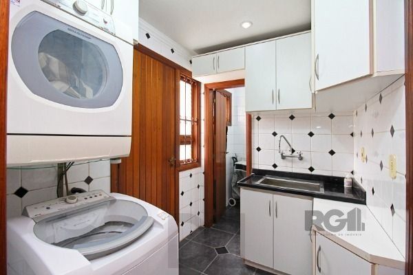 Casa em Porto Alegre, no bairro Ipanema, com 3 dormitório(s), e 3 banheiros, à venda. — foto 21